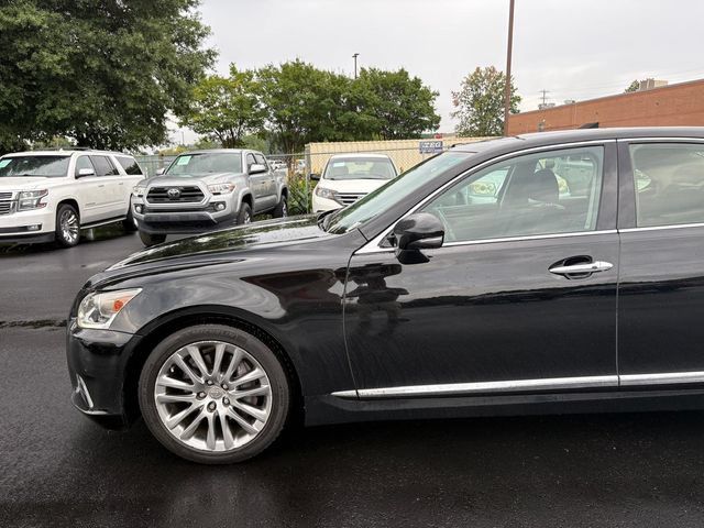 Used 2013 Lexus LS 460 w/ Comfort Pkg RWD image 17