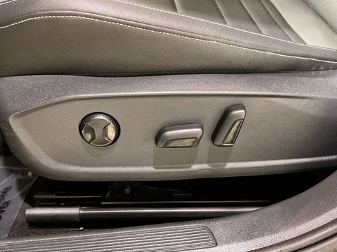 Used 2024 Volkswagen Jetta SE image 23