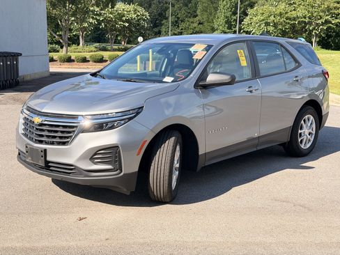 Used 2024 Chevrolet Equinox LS FWD image 7
