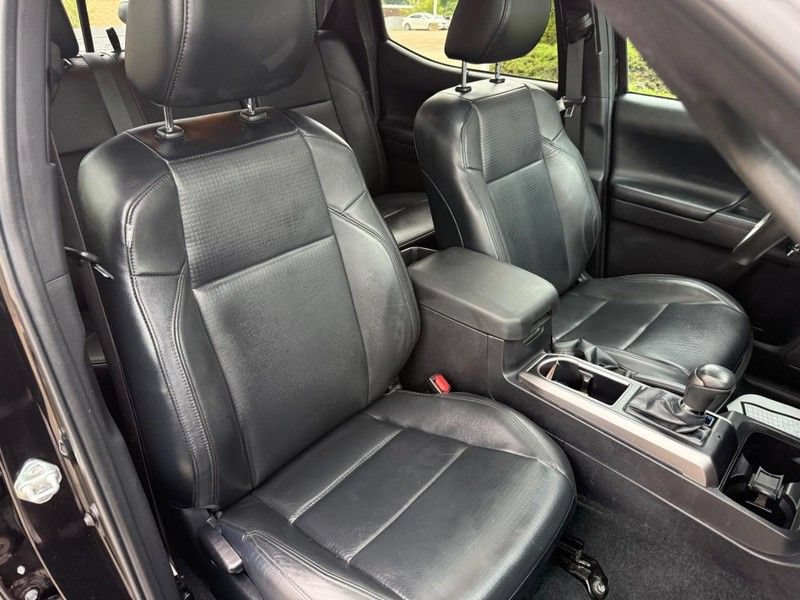 Used 2023 Toyota Tacoma Limited AWD/4WD image 11