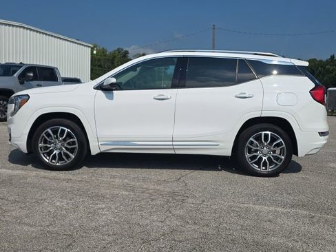 Used 2024 GMC Terrain Denali image 2