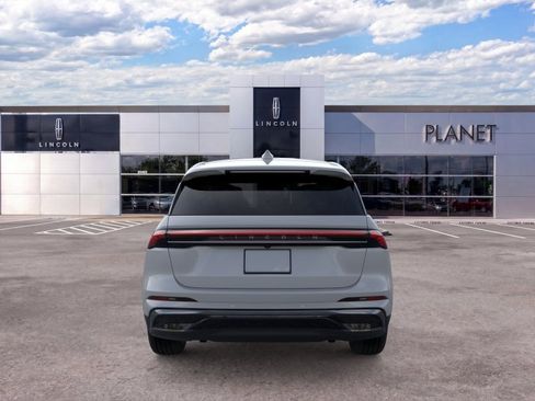 New 2026 Lincoln Nautilus Premier w/ Jet Appearance Package AWD/4WD image 5