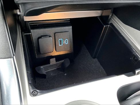 Used 2023 Ford Explorer XLT w/ Equipment Group 202A image 34