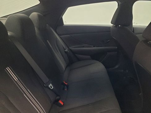 Used 2025 Hyundai Elantra Sport FWD image 19