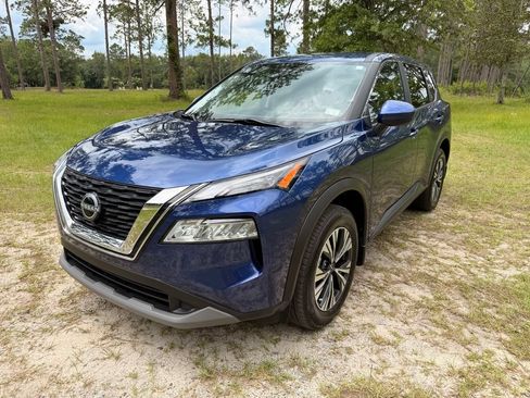 Used 2023 Nissan Rogue SV FWD image 1