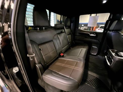Used 2026 Chevrolet Silverado 1500 High Country w/ Technology Package AWD/4WD image 16