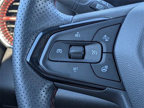 Used 2025 Chevrolet Trax RS image 30