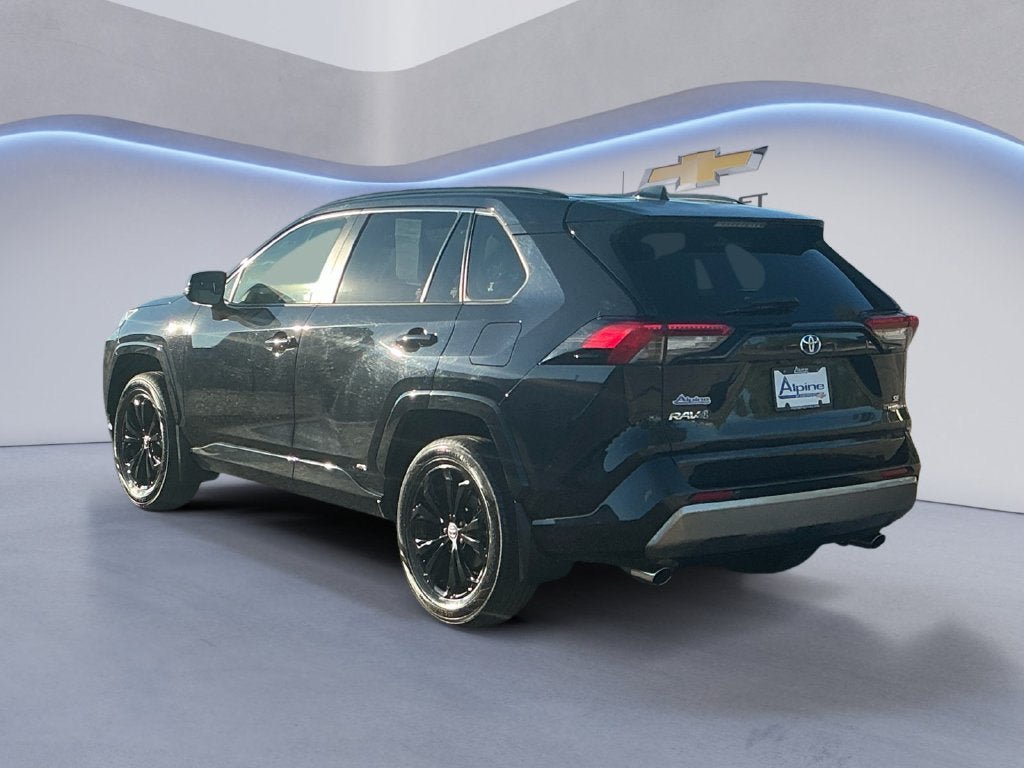 Used 2022 Toyota RAV4 SE w/ Convenience Package AWD/4WD image 3