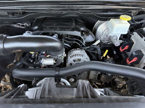 Used 2019 RAM 1500 Limited w/ Advanced Safety Group AWD/4WD image 34