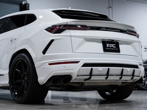 Used 2019 Lamborghini Urus image 17