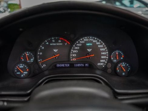 Used 2000 Chevrolet Corvette Convertible w/ Memory Pkg RWD image 4