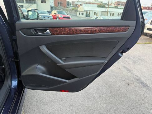 Used 2013 Volkswagen Passat 2.5 SEL FWD image 29