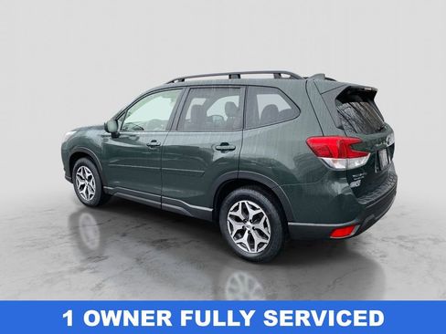 Used 2022 Subaru Forester Premium image 3