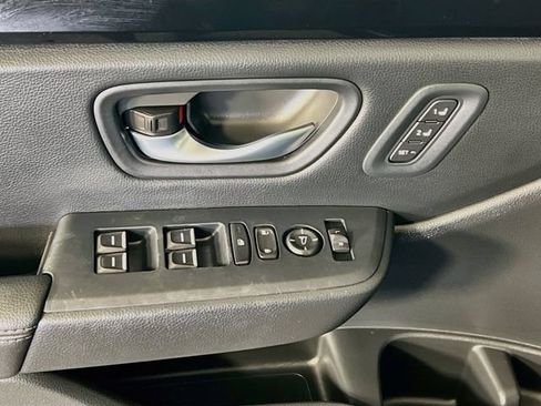 Used 2025 Honda Pilot EX-L image 12