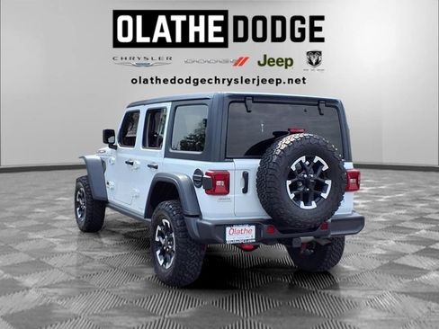 Used 2025 Jeep Wrangler Unlimited Rubicon AWD/4WD image 3