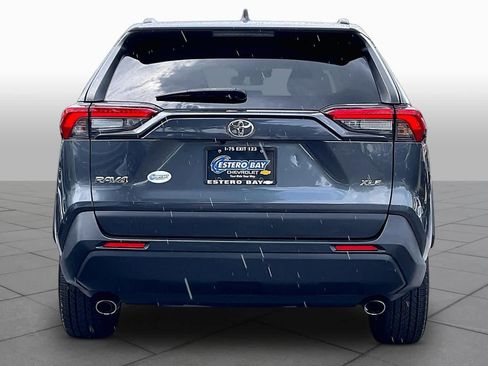 Used 2021 Toyota RAV4 XLE Premium FWD image 5
