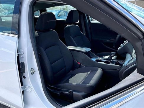 Used 2023 Chevrolet Malibu LT FWD image 7