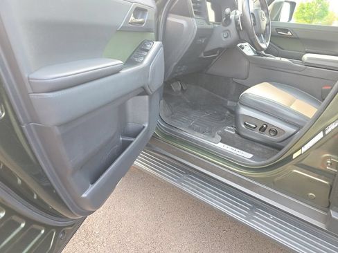 Used 2024 Lexus GX 550 AWD/4WD image 11