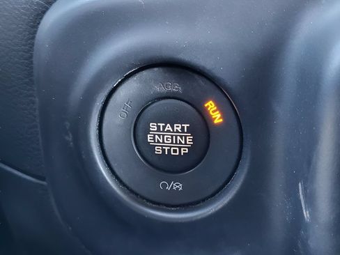 Used 2022 Jeep Wrangler Unlimited Rubicon 4xe w/ Cold Weather Group AWD/4WD image 8