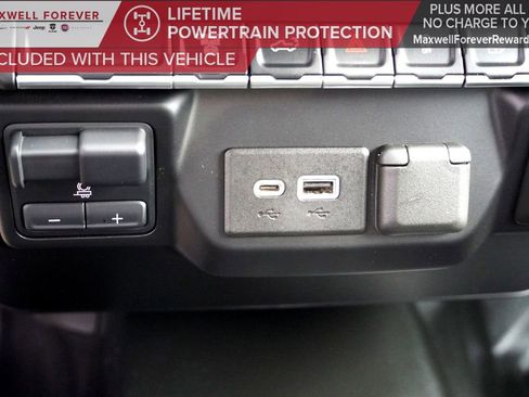 Used 2022 GMC Sierra 2500 SLE w/ SLE Convenience Package image 17