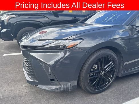 Used 2025 Toyota Camry SE FWD image 8