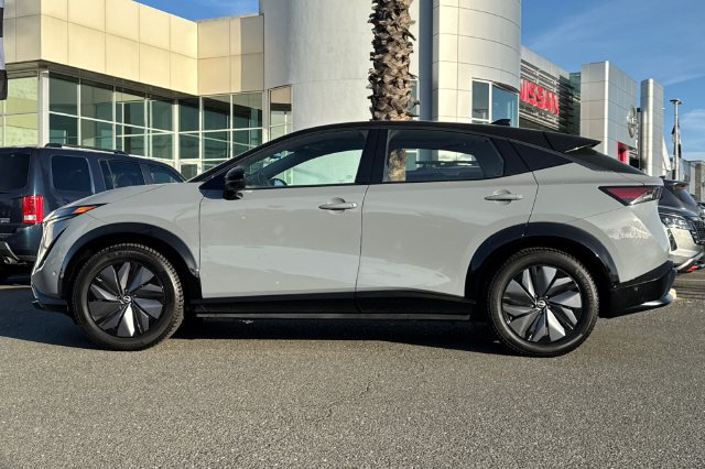 Used 2023 Nissan Ariya AWD/4WD image 7