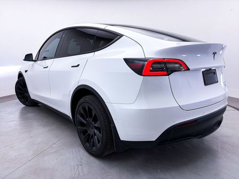 Used 2021 Tesla Model Y Long Range AWD/4WD image 12