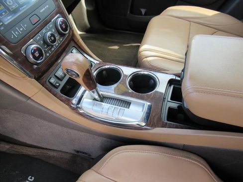 Used 2017 Buick Enclave Leather FWD image 17