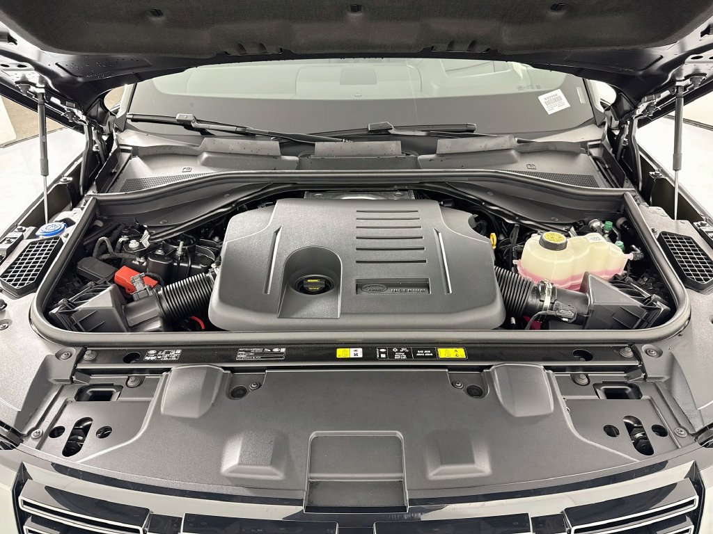 New 2027 Land Rover Range Rover SE AWD/4WD image 30