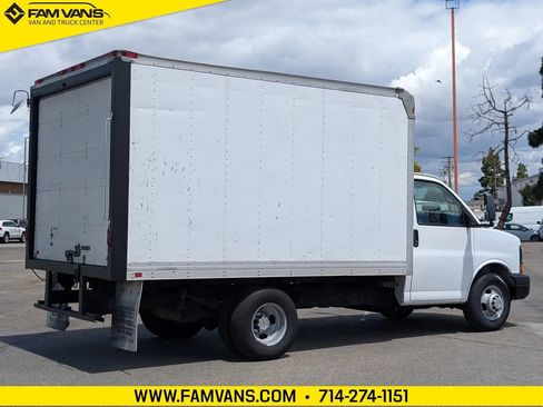 Used 2010 Chevrolet Express 3500 RWD image 7