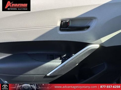 Used 2023 Toyota Corolla Cross L AWD/4WD image 19