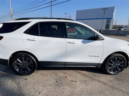 Used 2022 Chevrolet Equinox RS w/ LPO, Floor Liner Package image 2