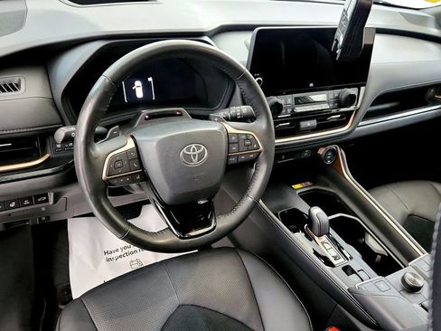 Used 2025 Toyota Grand Highlander AWD Hybrid image 34