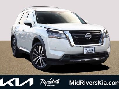 Used 2024 Nissan Pathfinder Platinum w/ Cargo Package
