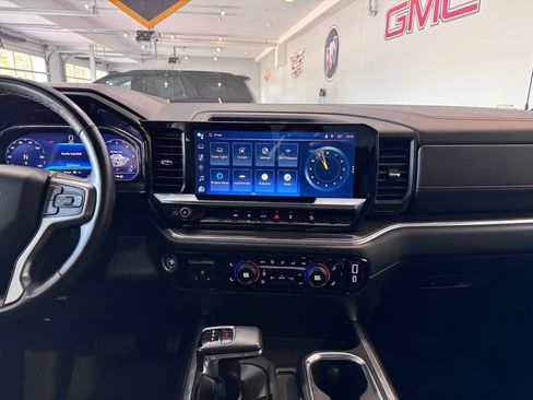 Certified 2024 Chevrolet Silverado 1500 RST AWD/4WD image 20