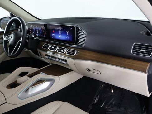 Certified 2025 Mercedes-Benz GLE 450e 4MATIC image 9