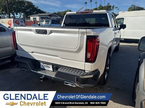 Used 2024 GMC Sierra 1500 SLT w/ X31 Off-Road Package image 10