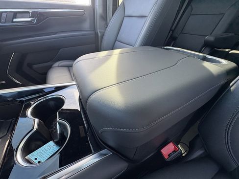 Used 2025 Chevrolet Tahoe Z71 w/ Z71 Off-Road Package image 38