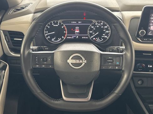 Used 2025 Nissan Rogue SV FWD image 19