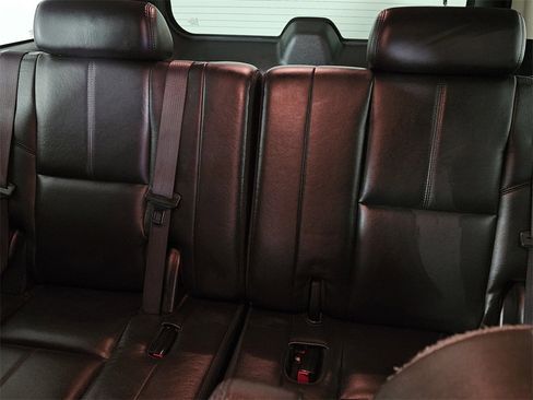 Used 2012 Chevrolet Suburban LT w/ Texas Edition image 28