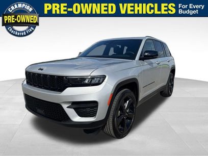 Used 2023 Jeep Grand Cherokee Altitude
