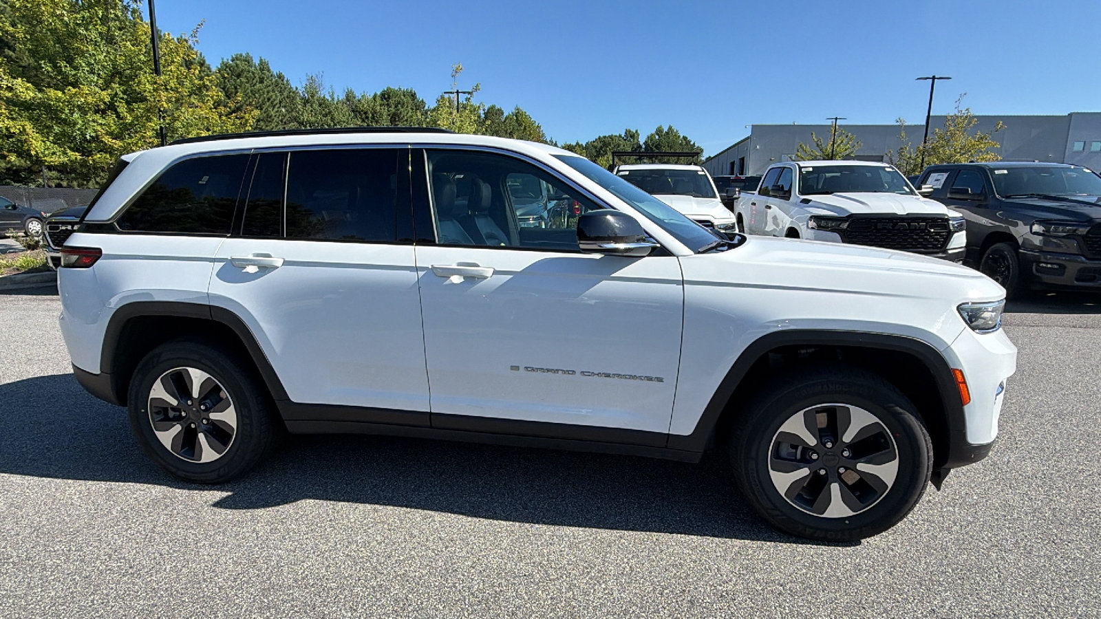 Used 2024 Jeep Grand Cherokee Limited 4xe AWD/4WD image 7