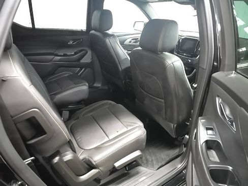 Used 2023 Chevrolet Traverse LT w/ LT Premium Package AWD/4WD image 18