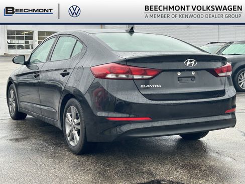 Used 2017 Hyundai Elantra SE image 5