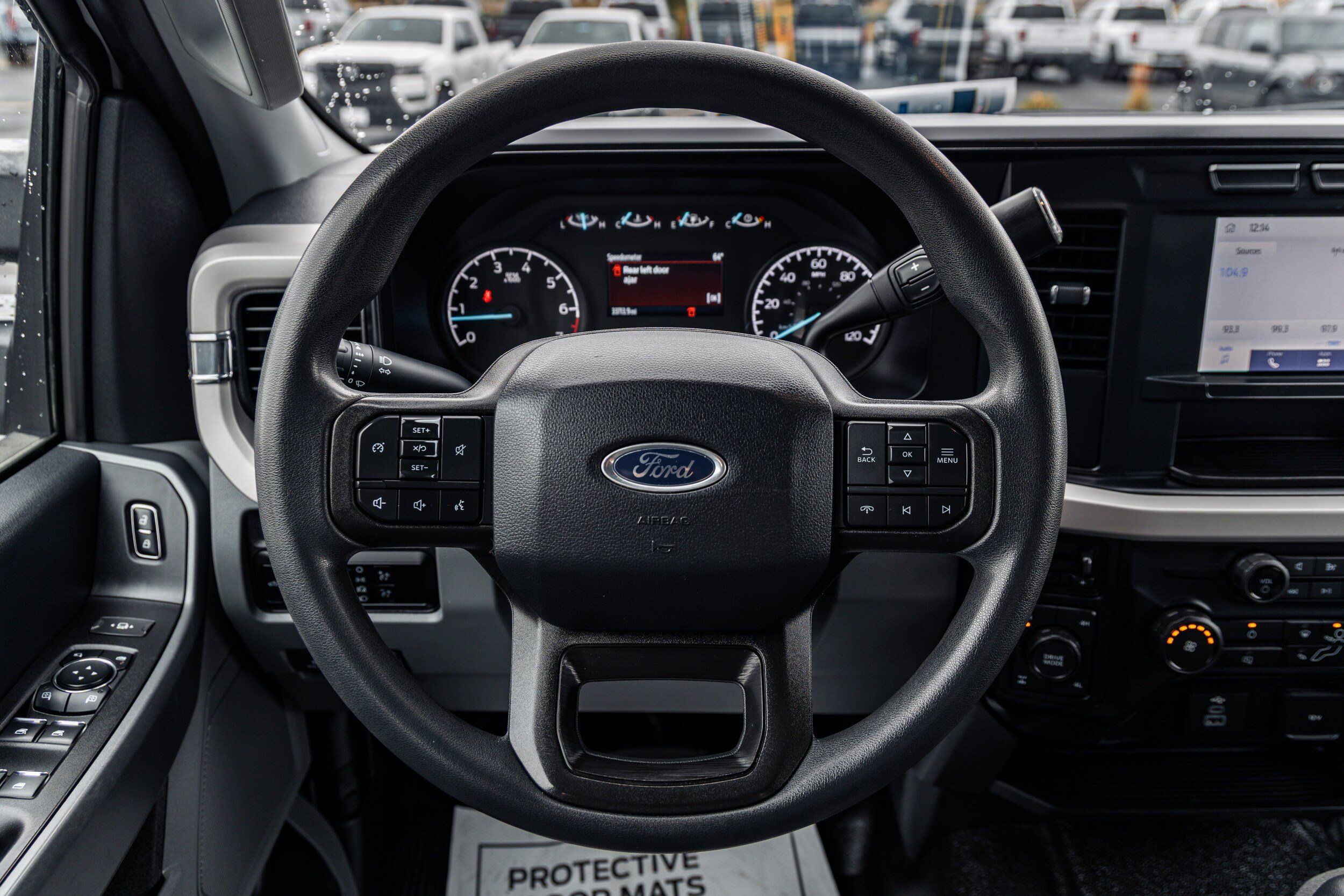 Used 2023 Ford F250 XLT w/ FX4 Off-Road Package AWD/4WD image 13