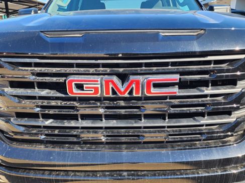New 2026 GMC Sierra 1500 Elevation image 10