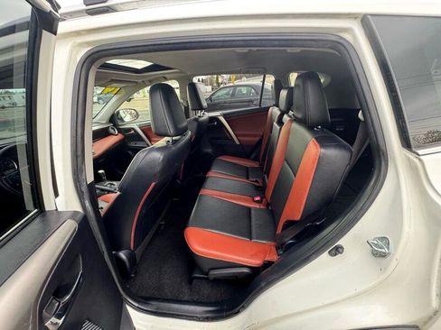 Used 2014 Toyota RAV4 Limited image 10
