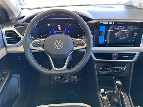 New 2026 Volkswagen Taos SE image 20