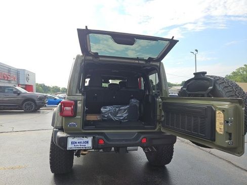 New 2025 Jeep Wrangler Unlimited Rubicon 392 image 13