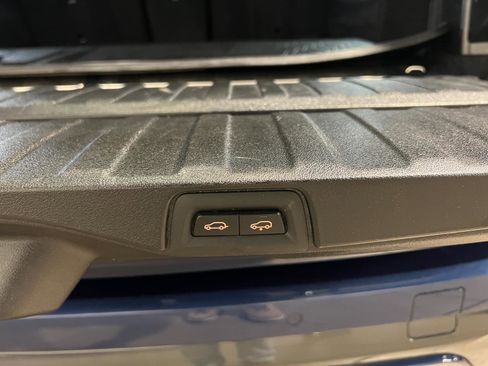 Used 2022 BMW X5 xDrive45e w/ M Sport Package image 36